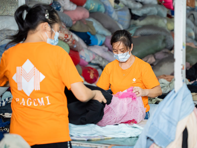used clothing sorting & inspecting 