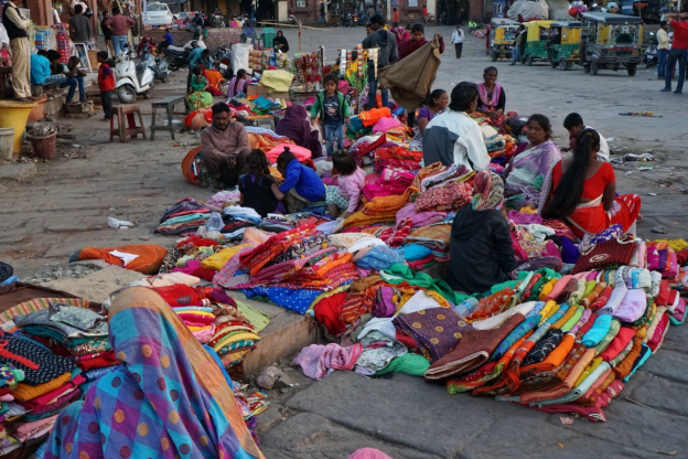 Used clothes market