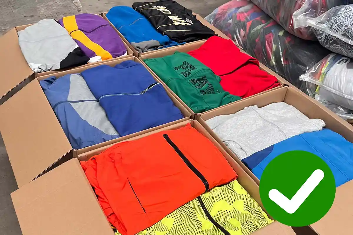 Bright Color second hand clothes.webp